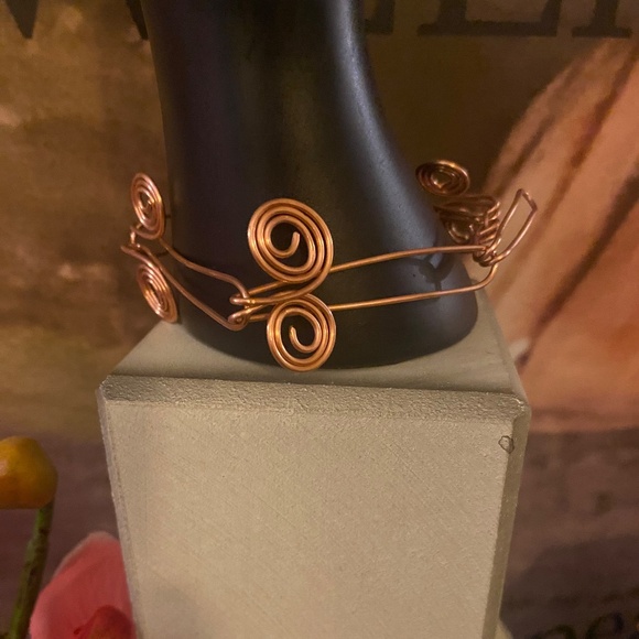 SQUARE SATIRE - Picture 9 of 13